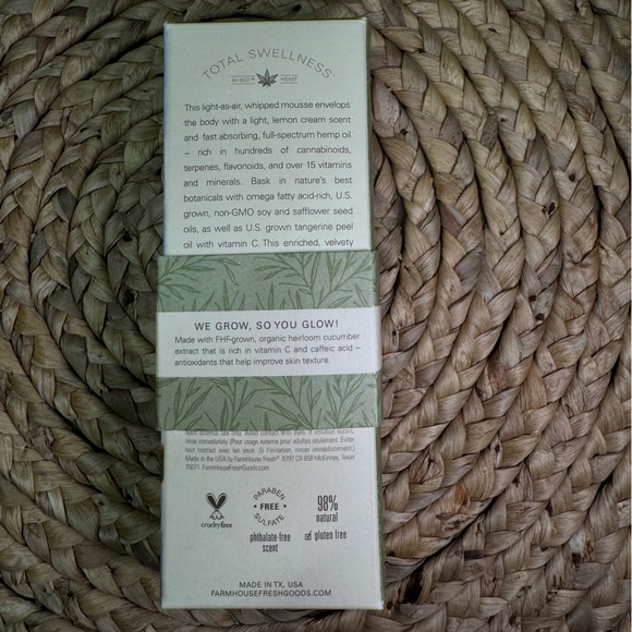 NWT - FarmHouse Fresh - Hand Cream | Mellow Moon Dip Mousse 2oz. *NEW* In Box - Picture 3 of 3